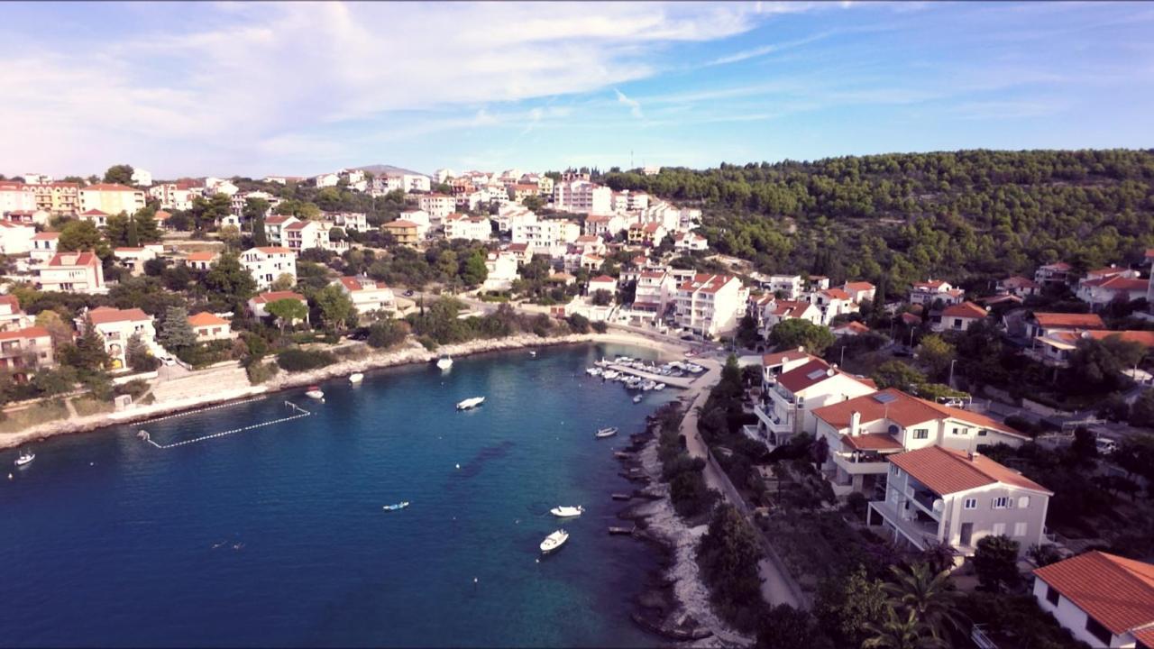 Apartments Victoria Trogir Buitenkant foto