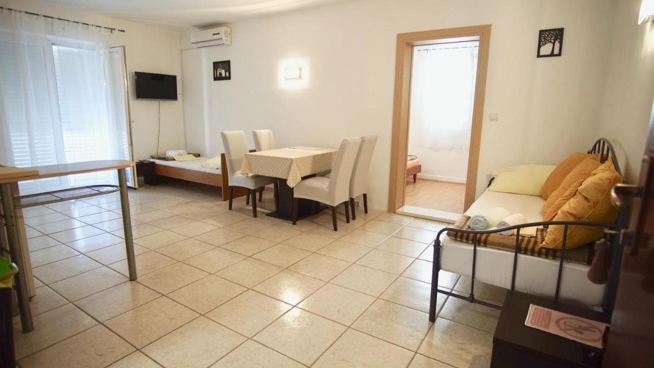 Apartments Victoria Trogir Buitenkant foto