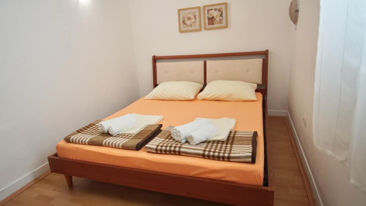 Apartments Victoria Trogir Buitenkant foto