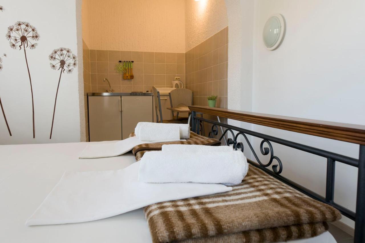 Apartments Victoria Trogir Buitenkant foto
