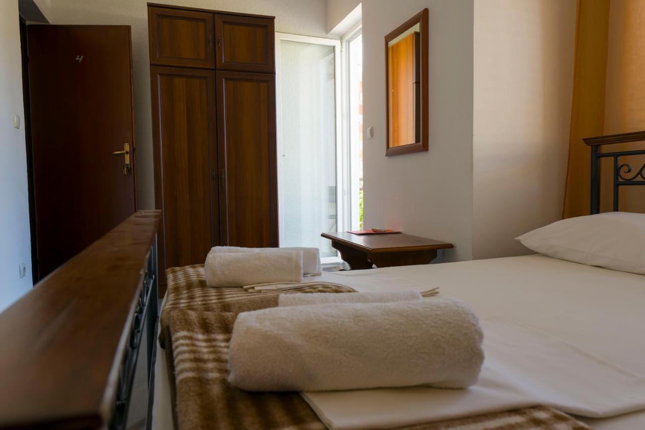 Apartments Victoria Trogir Buitenkant foto