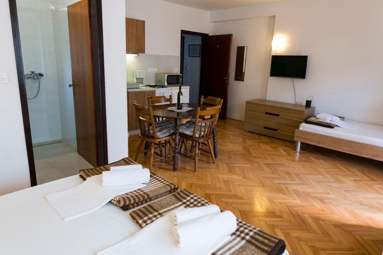 Apartments Victoria Trogir Buitenkant foto