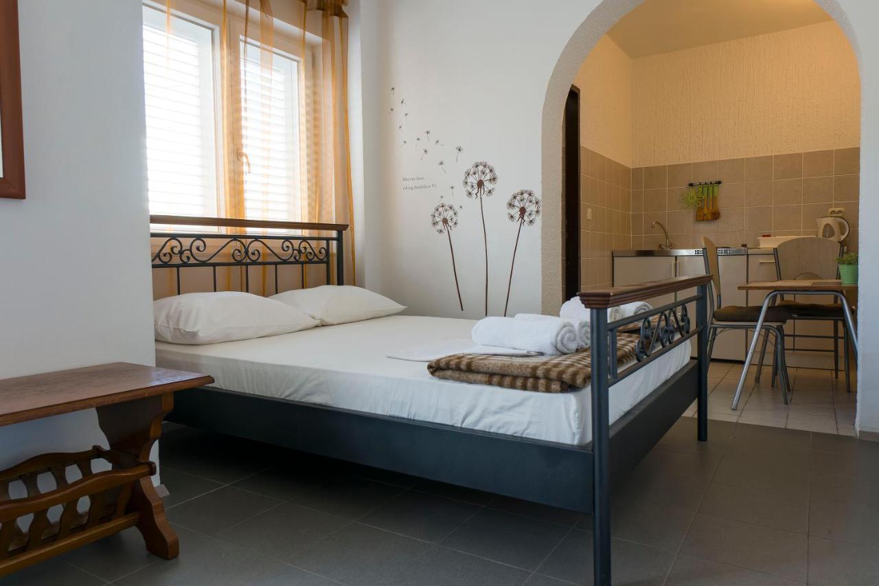 Apartments Victoria Trogir Buitenkant foto
